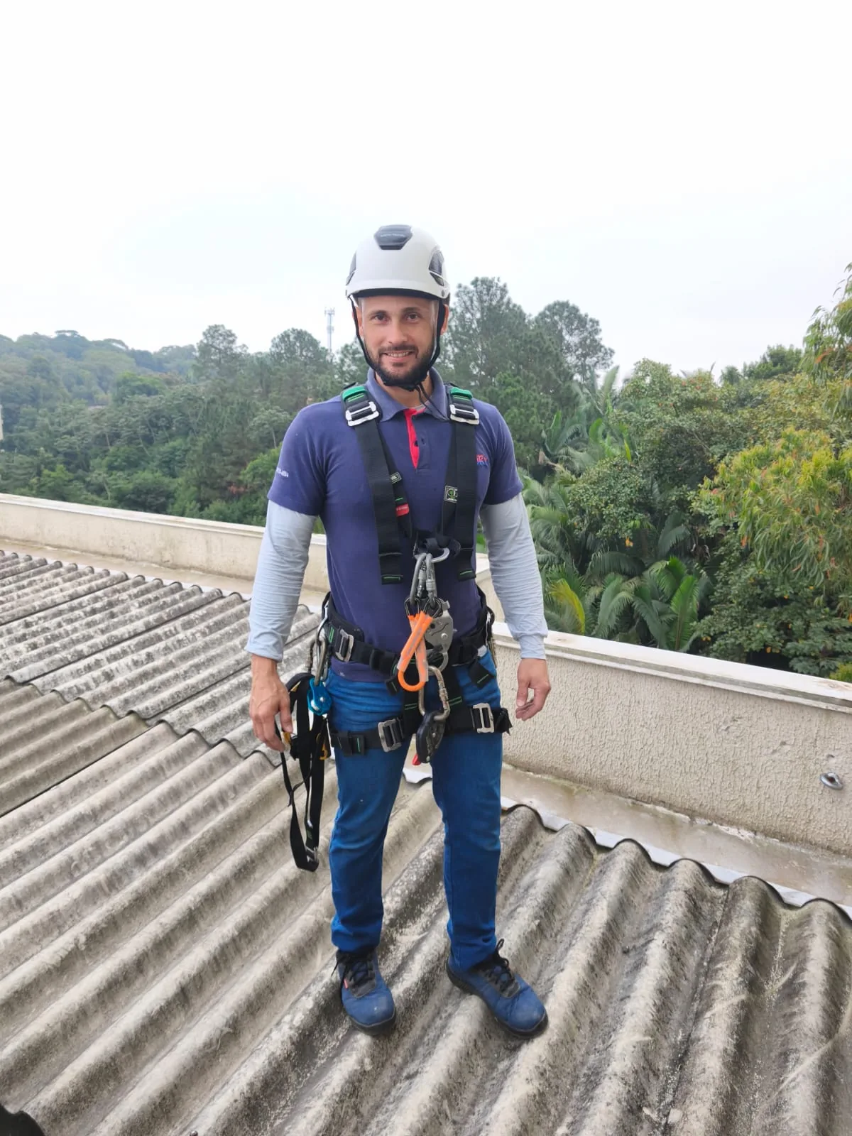 Instalação — trabalho realizado pela Via Rapel Climatização