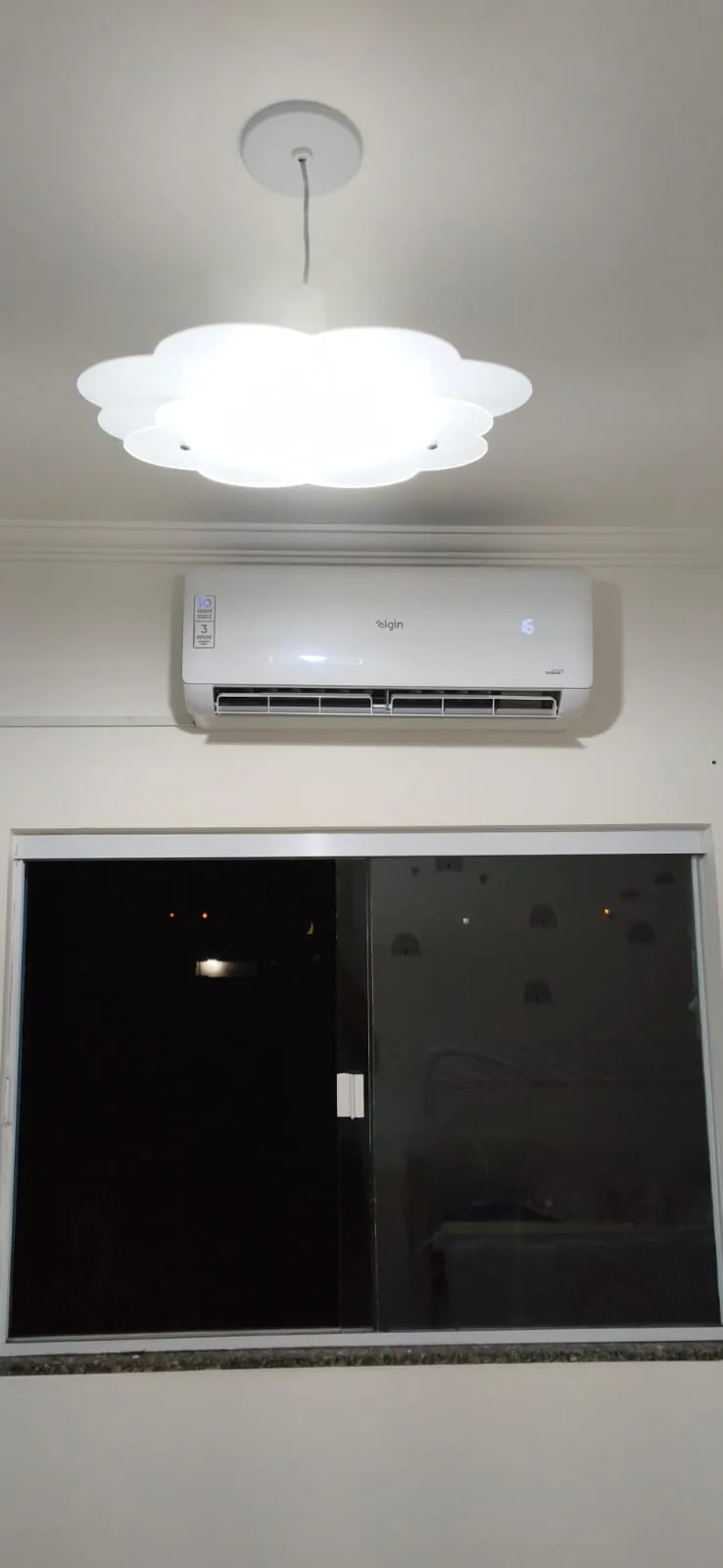 Instalação — trabalho realizado pela Via Rapel Climatização