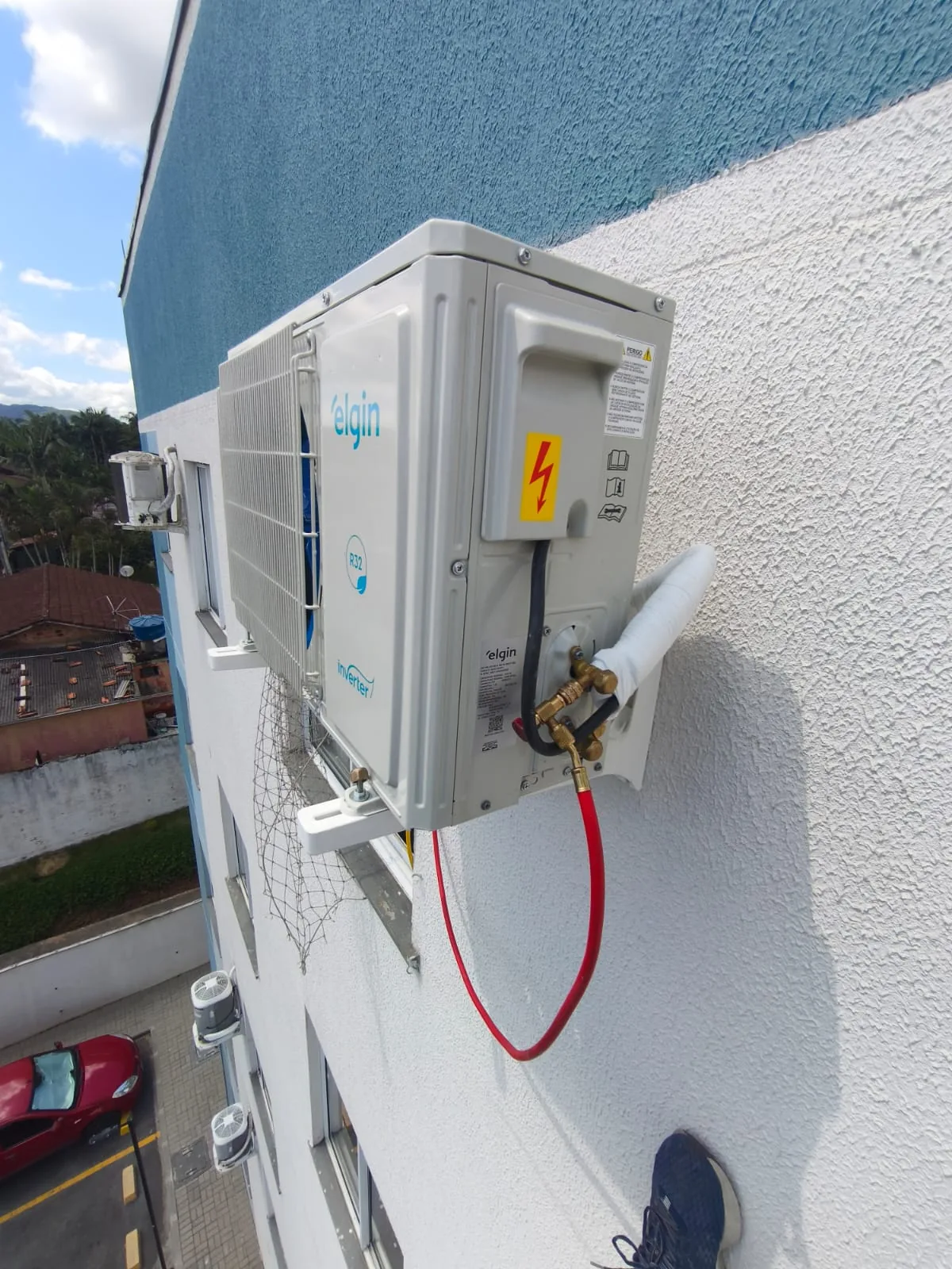 Instalação — trabalho realizado pela Via Rapel Climatização