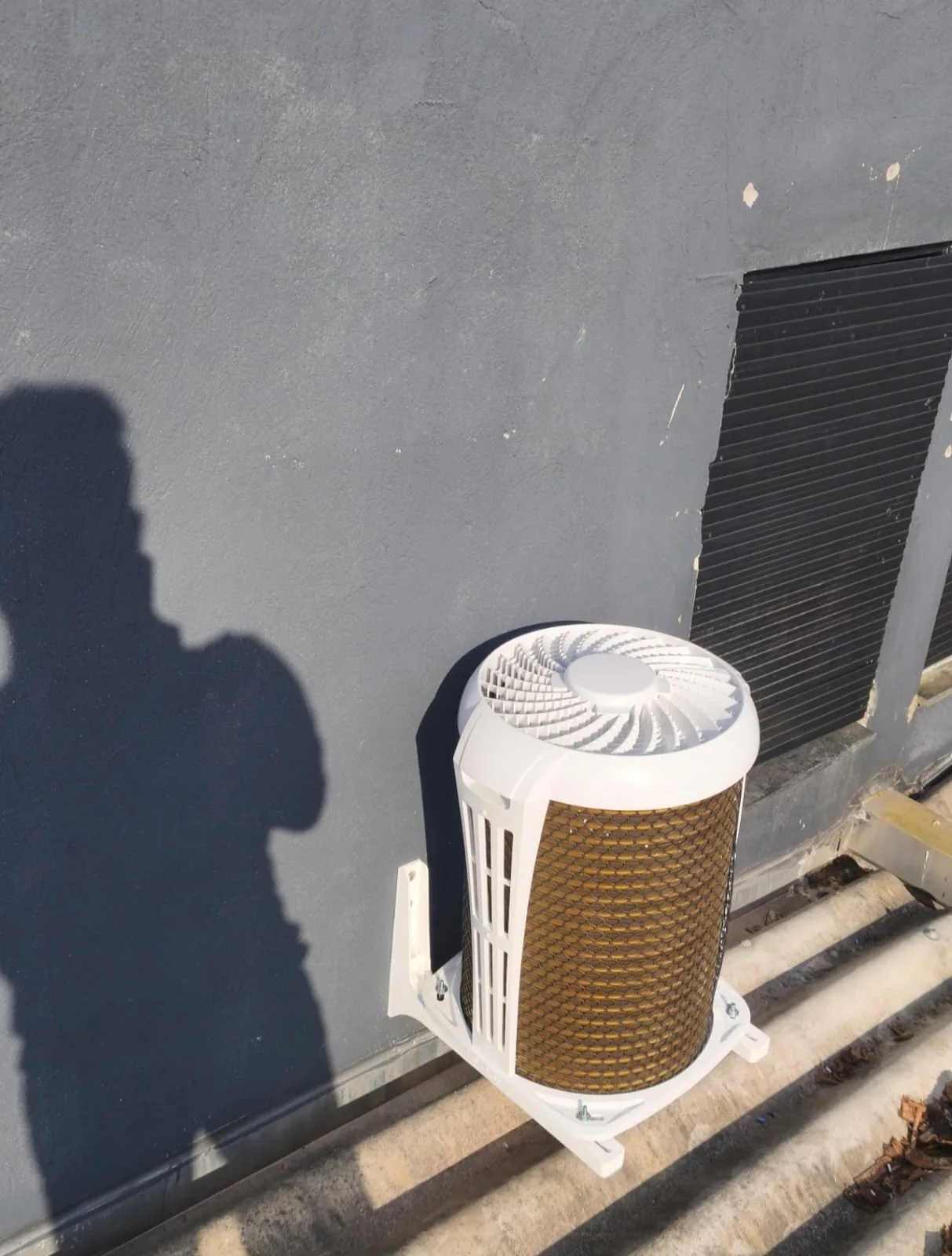 Instalação — trabalho realizado pela Via Rapel Climatização