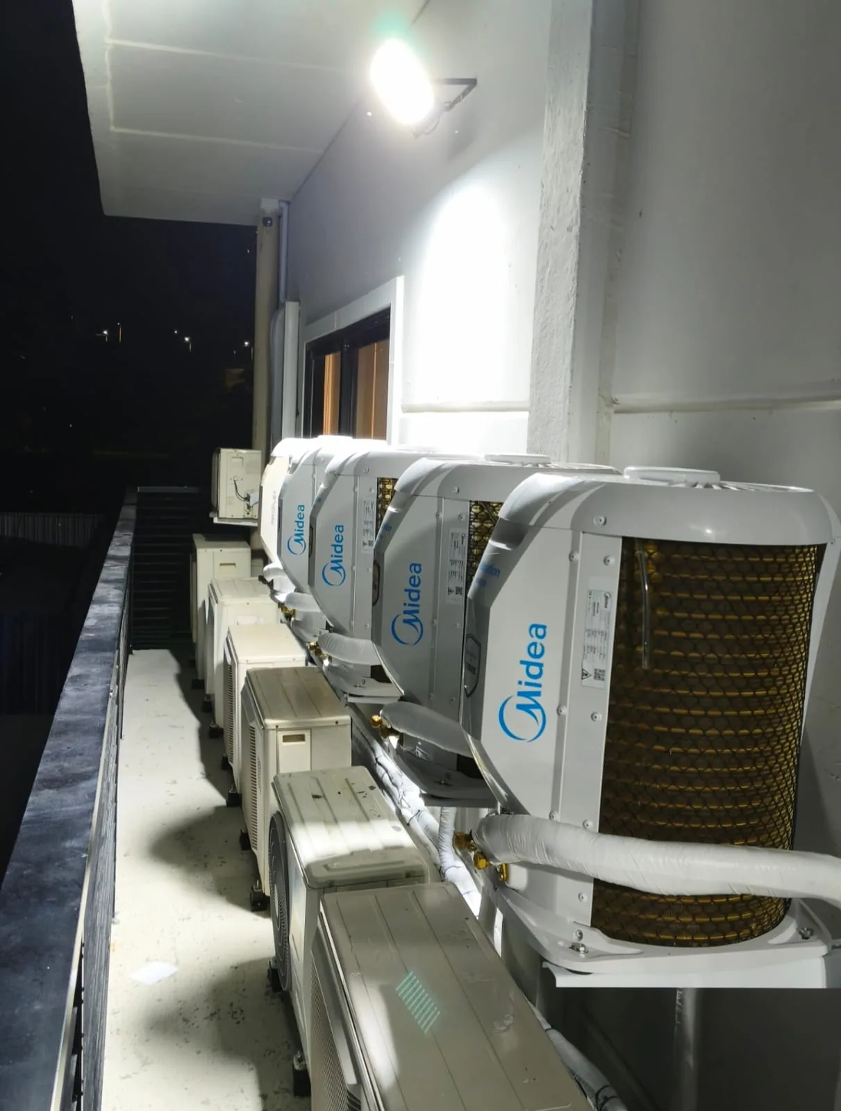 Instalação — trabalho realizado pela Via Rapel Climatização