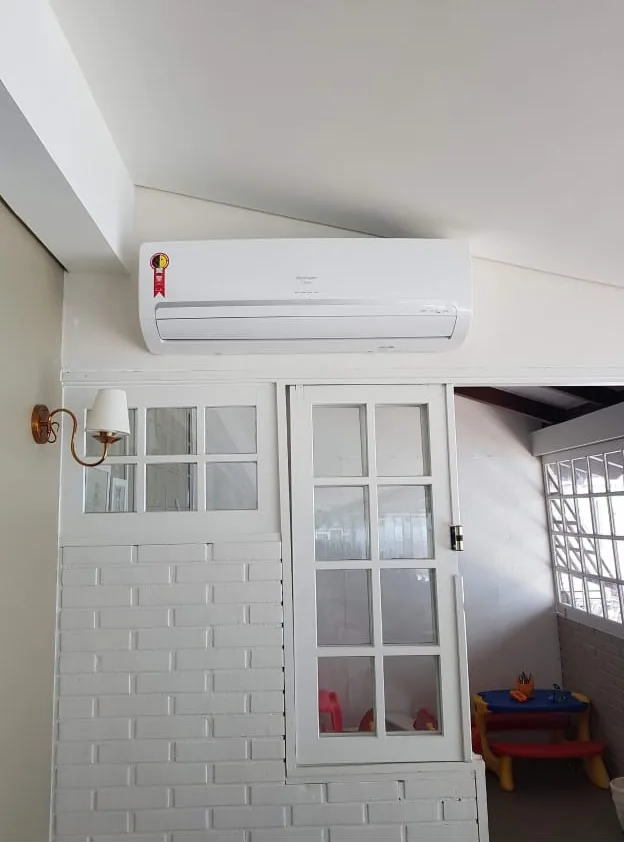 Instalação — trabalho realizado pela Via Rapel Climatização