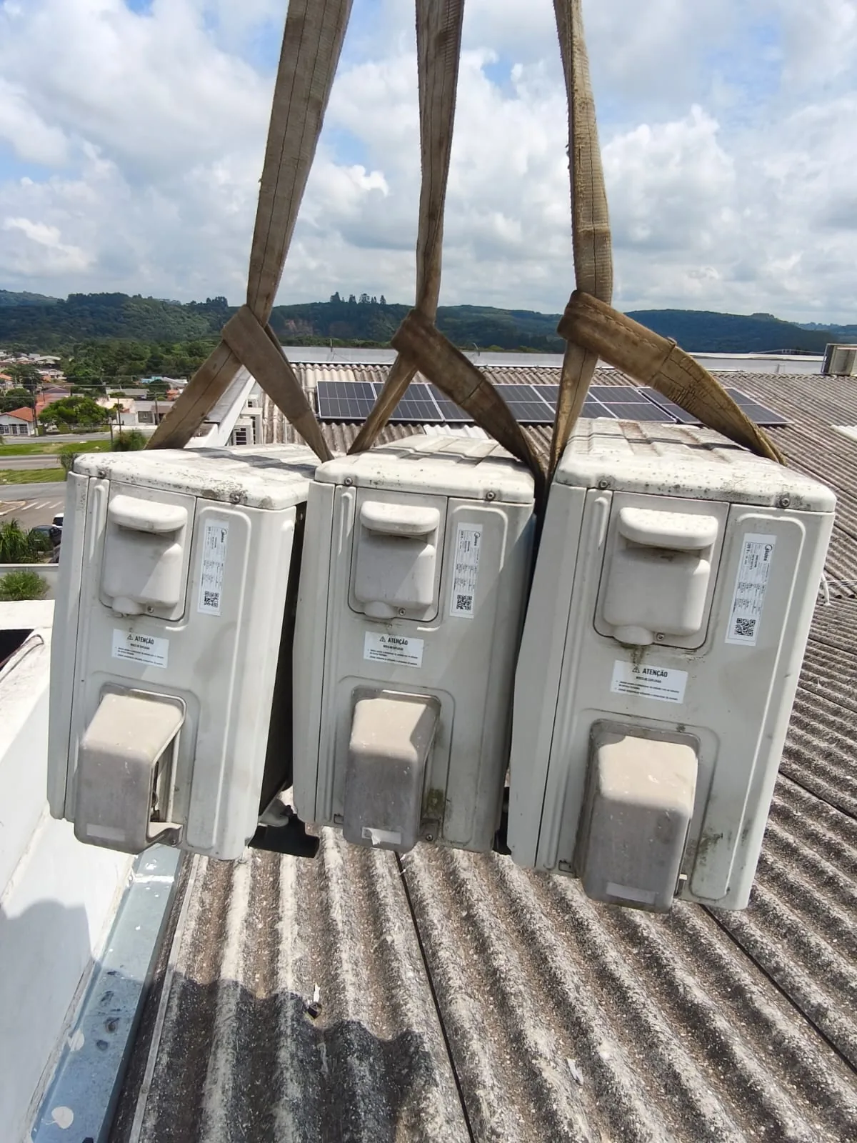Manutenção — trabalho realizado pela Via Rapel Climatização