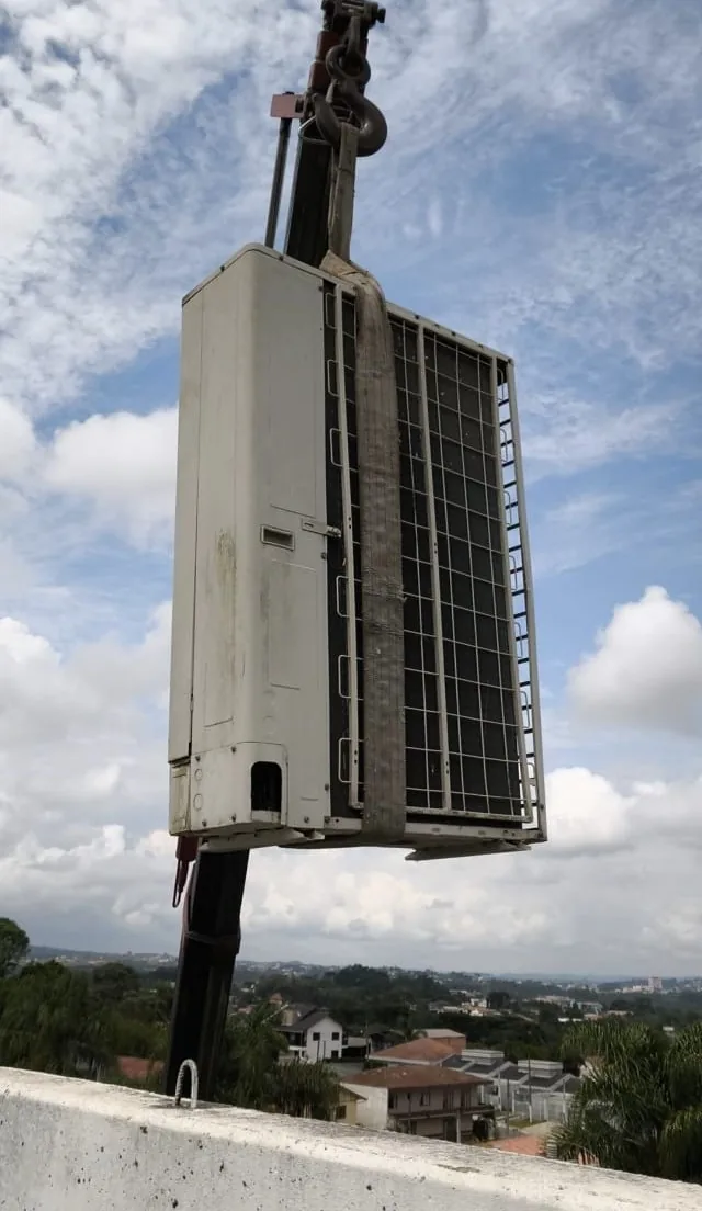 Manutenção — trabalho realizado pela Via Rapel Climatização